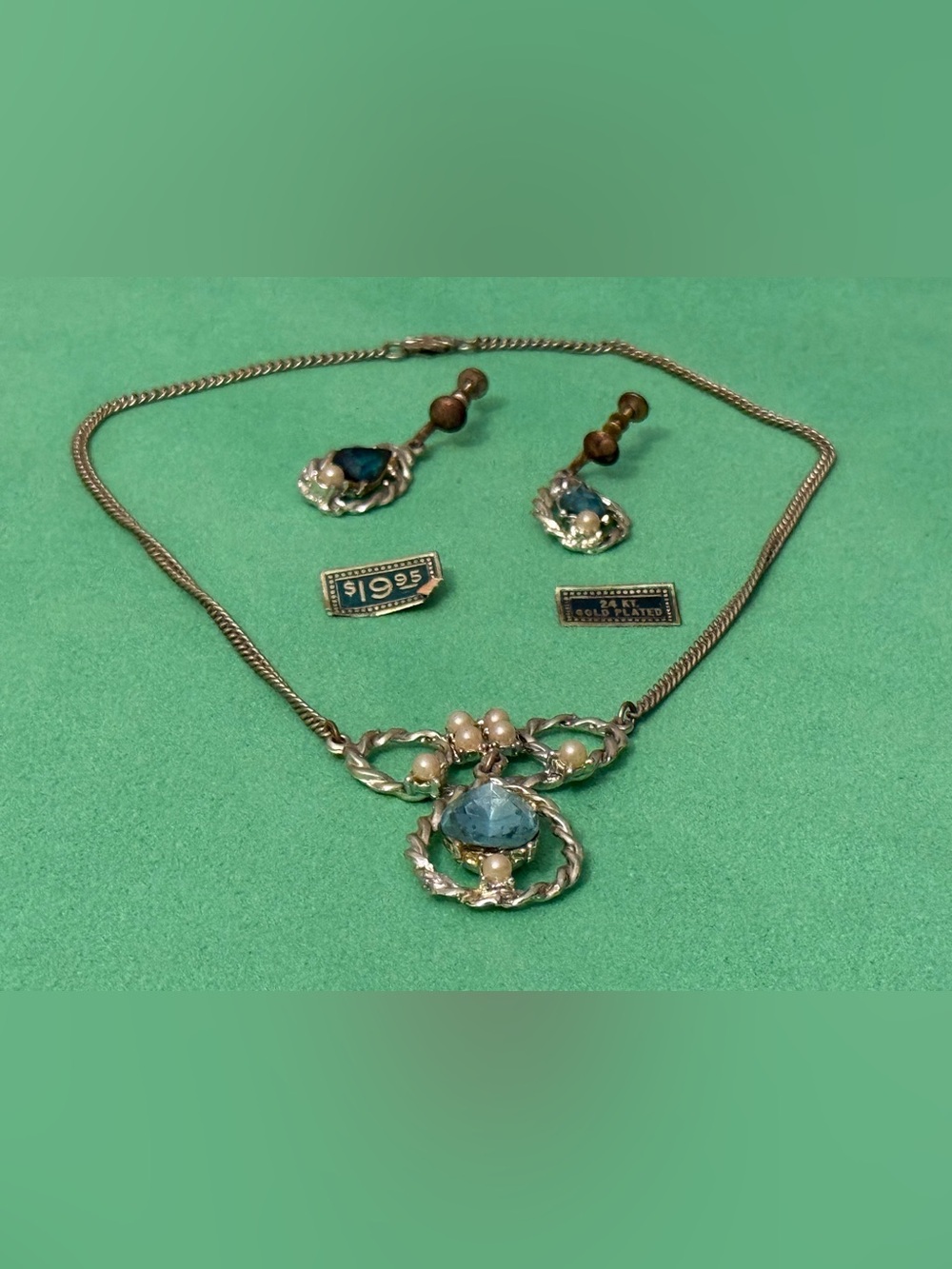 Vintage 24 Kt gold plated Blue Crystal Parure Set/Jeweiry set